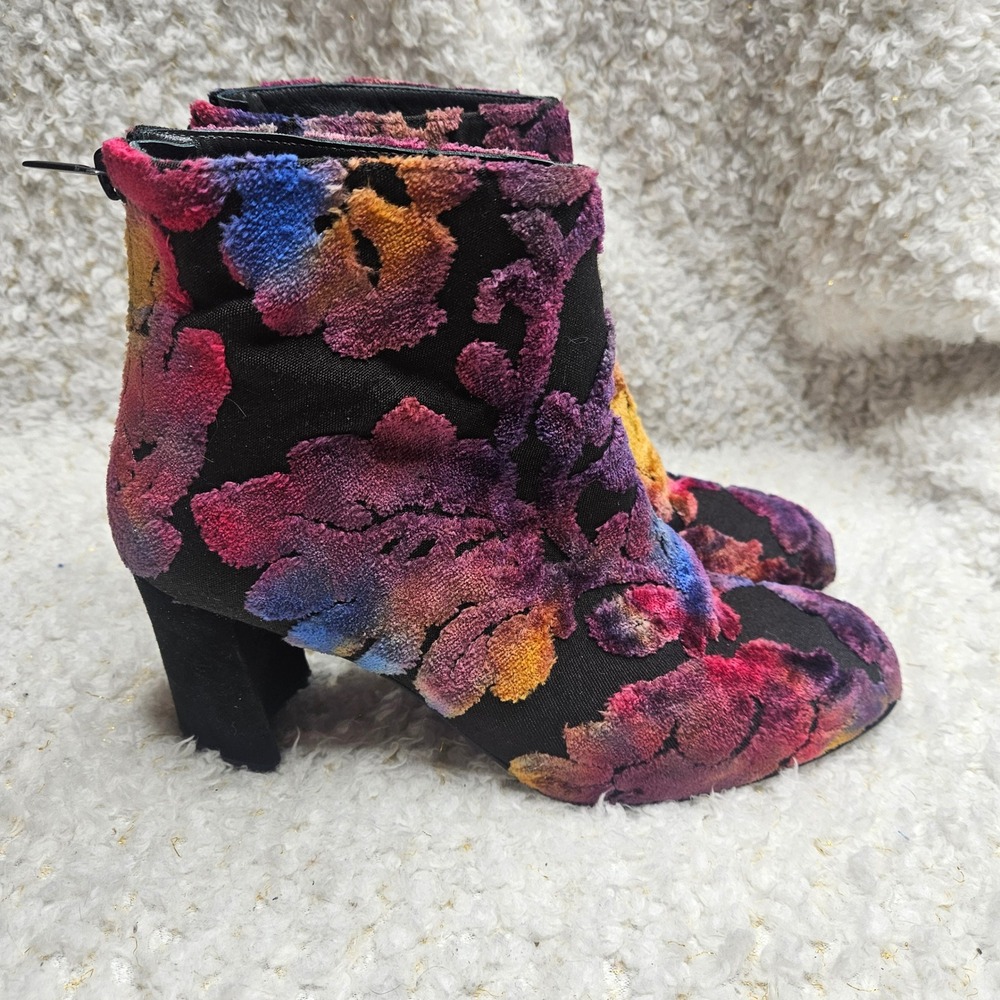 Stuart Weitzman Bacari Brocade Velvet Floral Ankle Boots sz 8.5